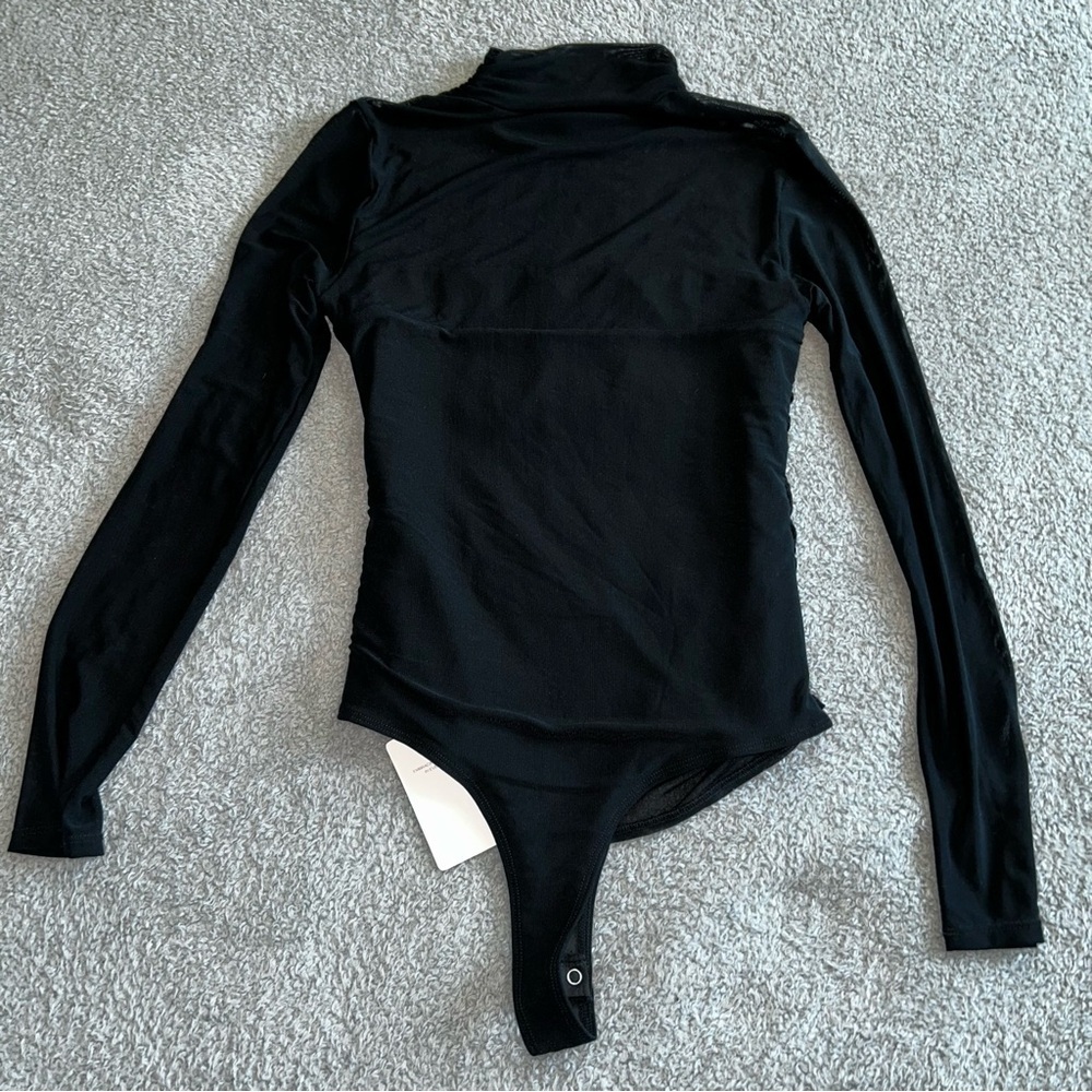 ReoRia Black Long Sleeve Top